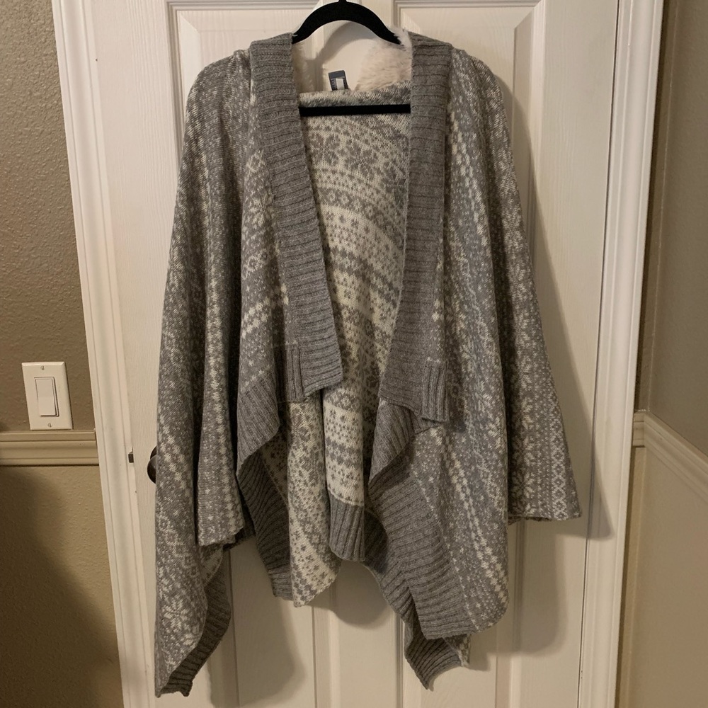 Aerie by American Eagle Hooded Cape